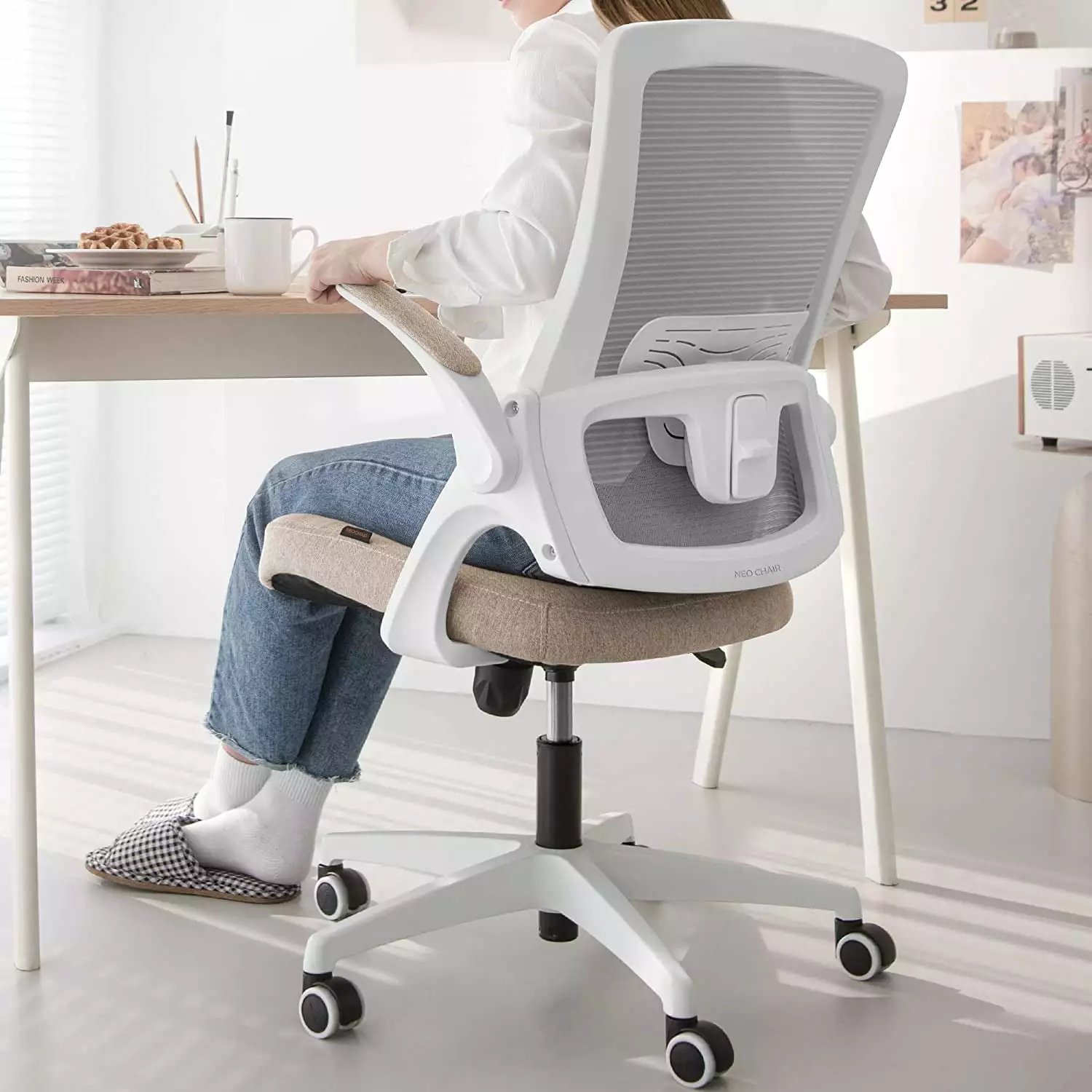 High Back Mesh Chair Adjustable Height and Ergonomic Design Home Office Computer Desk Chair Executive Lumbar Support Padde...