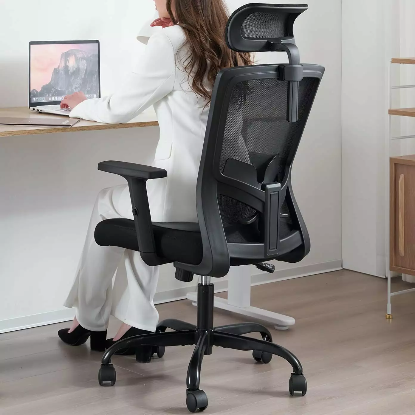 Large Tall Ergonomic Office Chair Adjustable Headrest and 2D Armrests KEMANHUAN